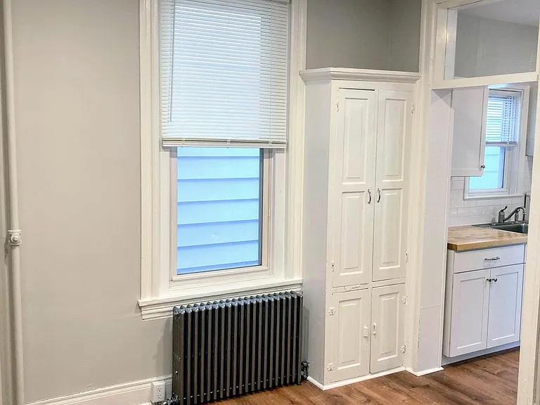 85 E Broad St #1R — Photo 4
