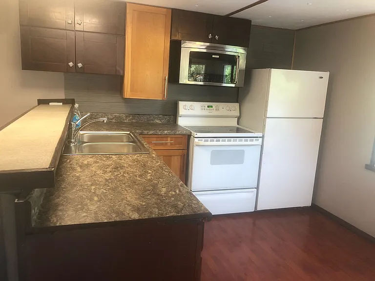 809 Newark St — Photo 31