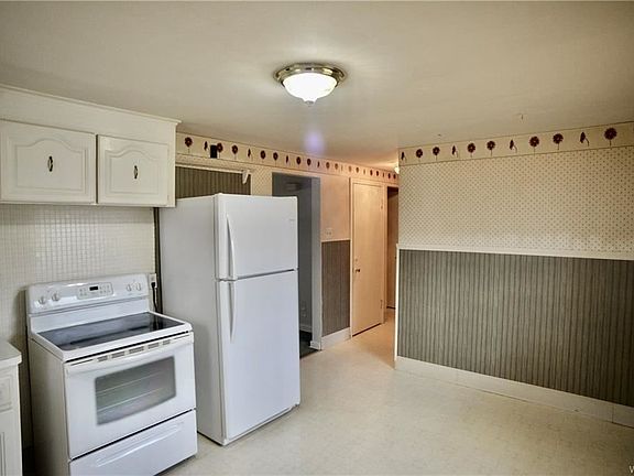 4th image of 530 Maynard Dr