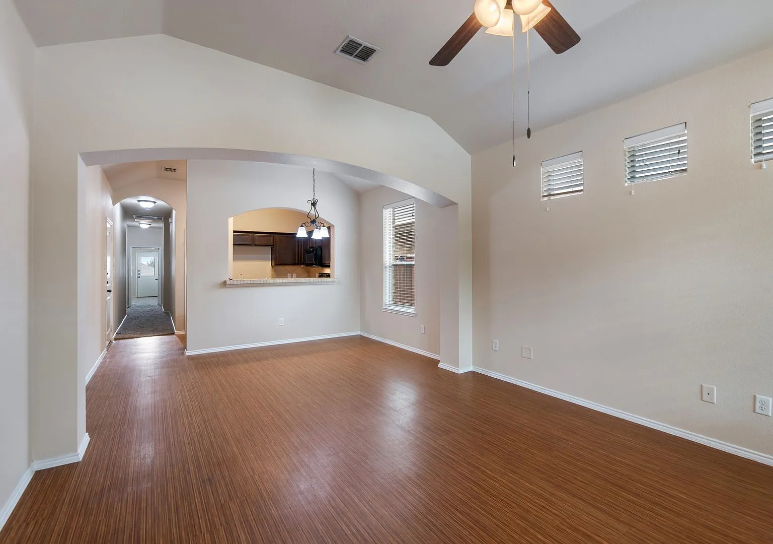 Available Now! Beautiful 3 Bedroom Duplex Located In Grand Heritage, Lavon, Texas! — Photo 3