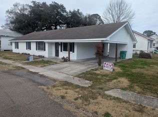 300 Philosopher St, Napoleonville, LA 70390