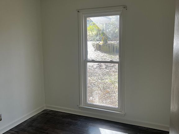 2nd image of 6543 Bay St