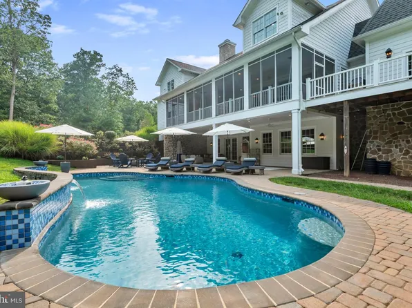 1011 Saint Anne Ln, Millersville, MD 21108