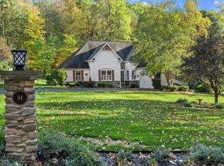 94 Catswamp Rd, Hackettstown, NJ 07840