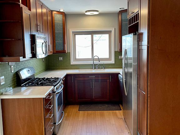 4th image of 17 S 60th Pl