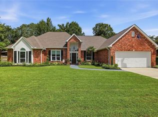 215 Chestnut Oak Dr, Mandeville, LA 70448
