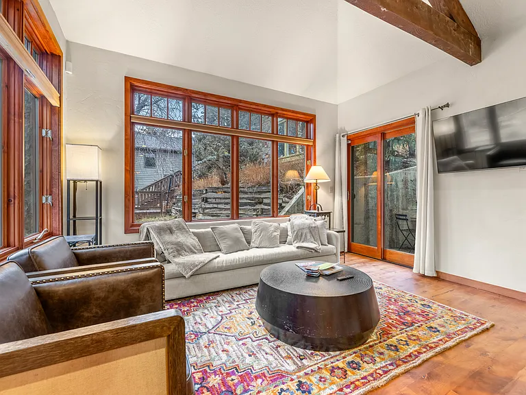 505 Deer Valley Dr — Photo 1
