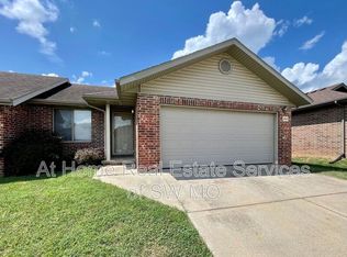 4049 S Fort Ave, Springfield, MO 65807