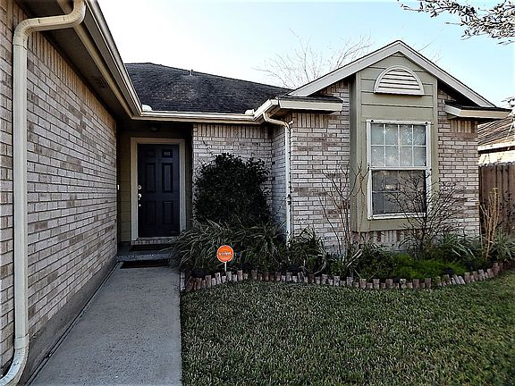 2nd image of 3109 Quebec Dr