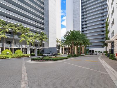 16385 Biscayne Blvd #1816, North Miami Beach, FL, 33160