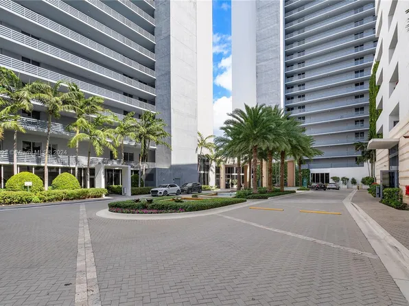 16385 Biscayne Blvd #1816, North Miami Beach, FL 33160