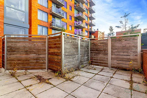 Rented by Mirador Real Estate | media 25