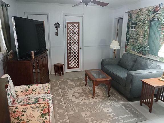 3rd image of 139 Helen Dr APT 1DOWNSTAIRS