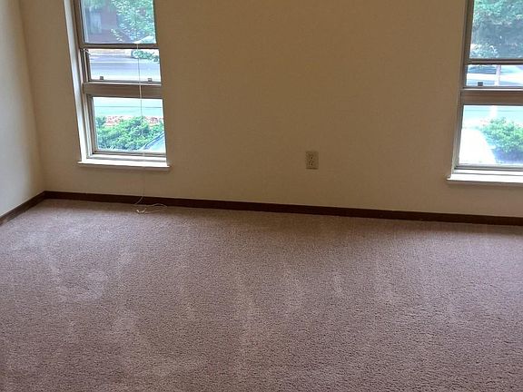 5th image of 13407 Greenwood Ave N APT 101C