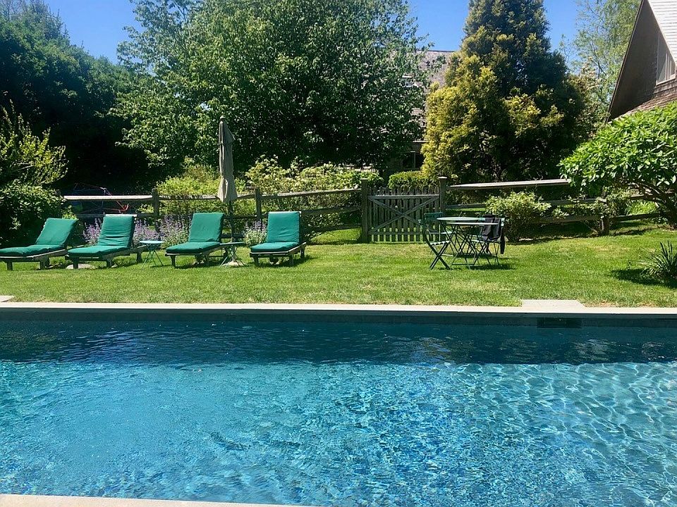 1st image of 26 Bay Ln