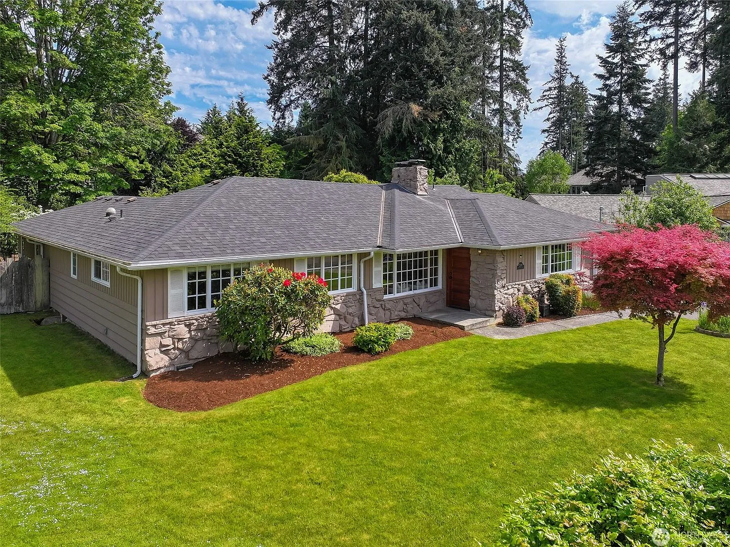 3Bd/2.5Ba Woodway Home — Photo 2