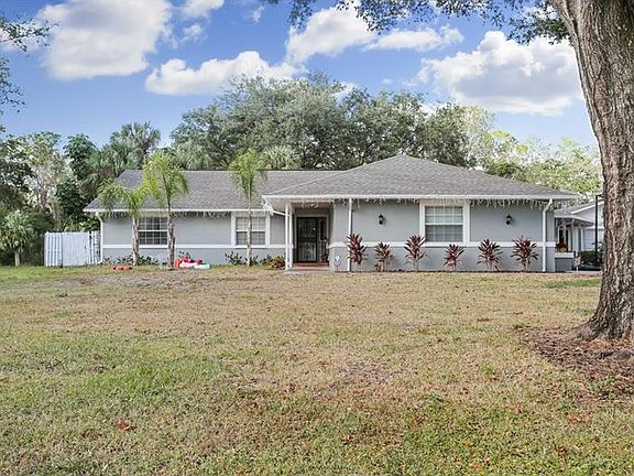 3rd image of 5525 Elaine Dr