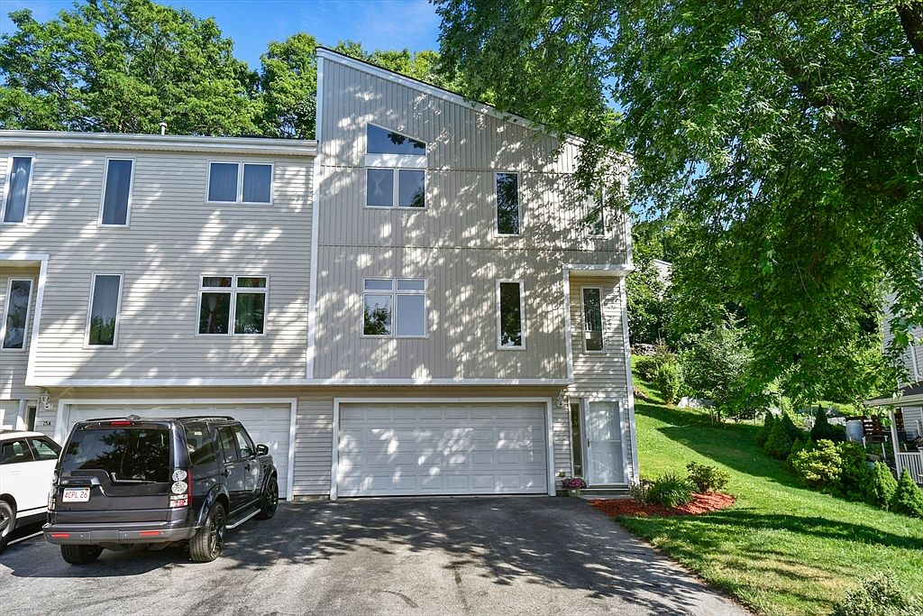 15-15B Gates Rd, Worcester, MA 01603 | Zillow