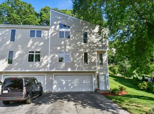 15-15B Gates Rd, Worcester, MA 01603