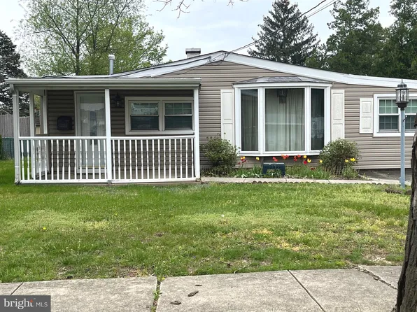 226 County Ave, Maple Shade, NJ 08052