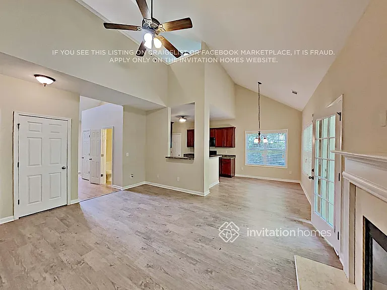 2453 Folsom St — Photo 5