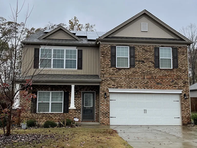 918 Rockleigh Dr — Photo 2