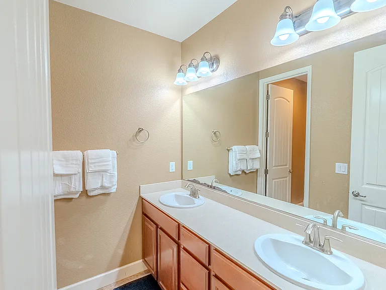 1040 S University Park Loop — Photo 6