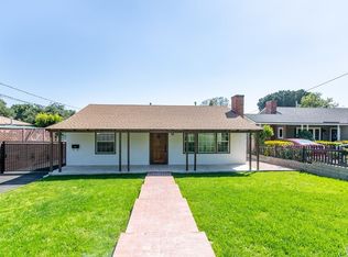 586 E Las Flores Dr, Altadena, CA 91001