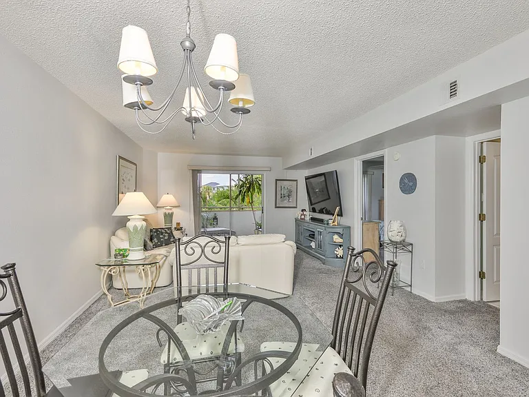 5567 Sea Forest Dr #122 — Photo 12