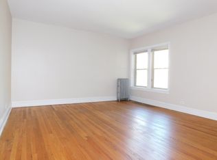 916 Reba Pl #14, Evanston, IL 60202