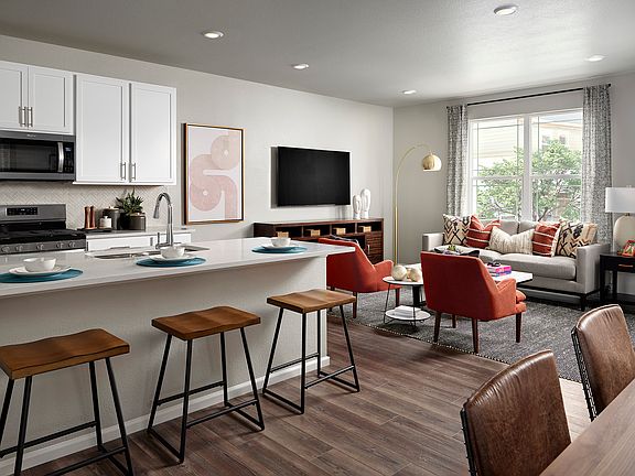 The Telluride modeled at Horizon Uptown.