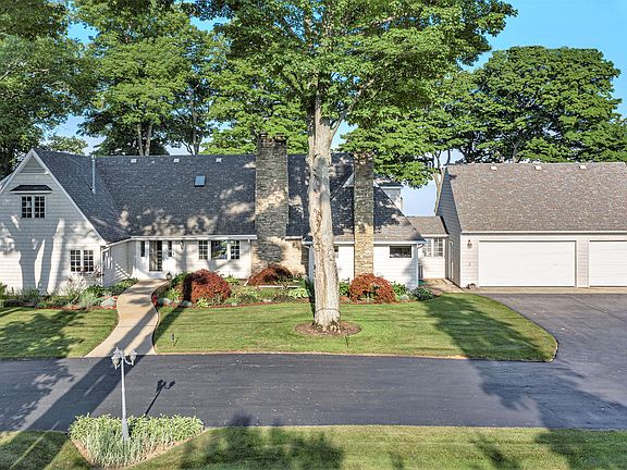 2nd image of 11001 Lakeshore Dr