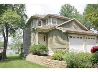 708 Robertson Rd, South Elgin, IL 60177