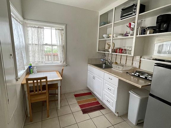 5th image of 1165 Stanford St #2
