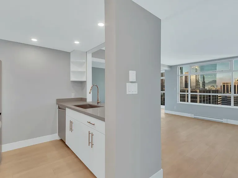 438 Seymour St #2503 — Photo 2