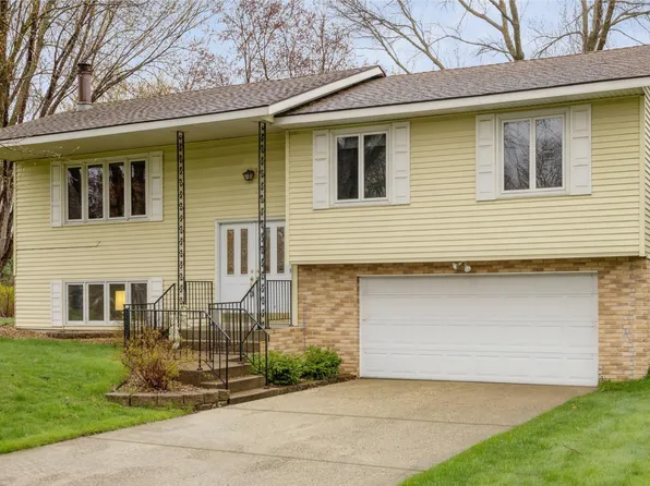 1305 Westwood Dr, Marshall, MN 56258