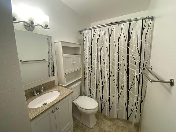 5th image of 103 E Avenue J #103