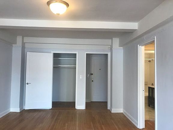 4th image of 200 W 15th St APT 9B