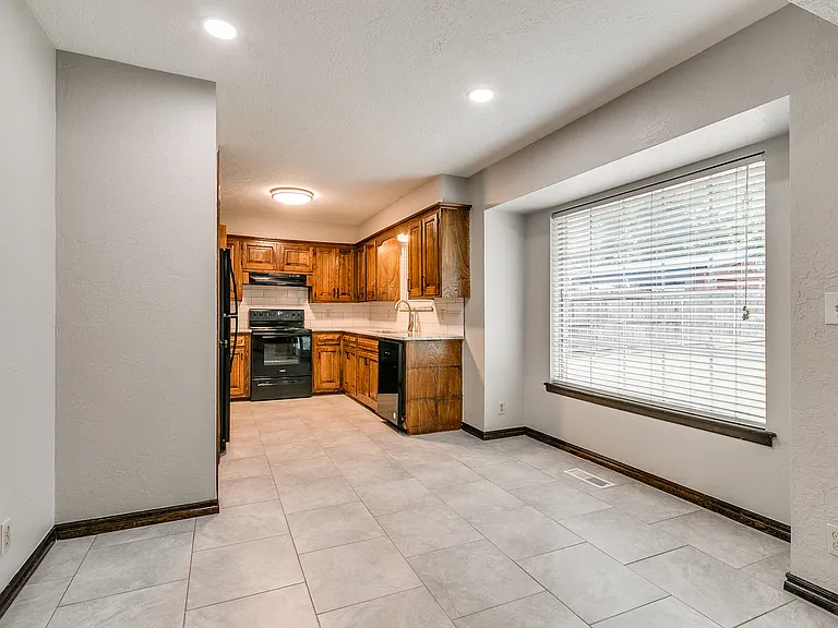 1213 Westbrooke Ter — Photo 8