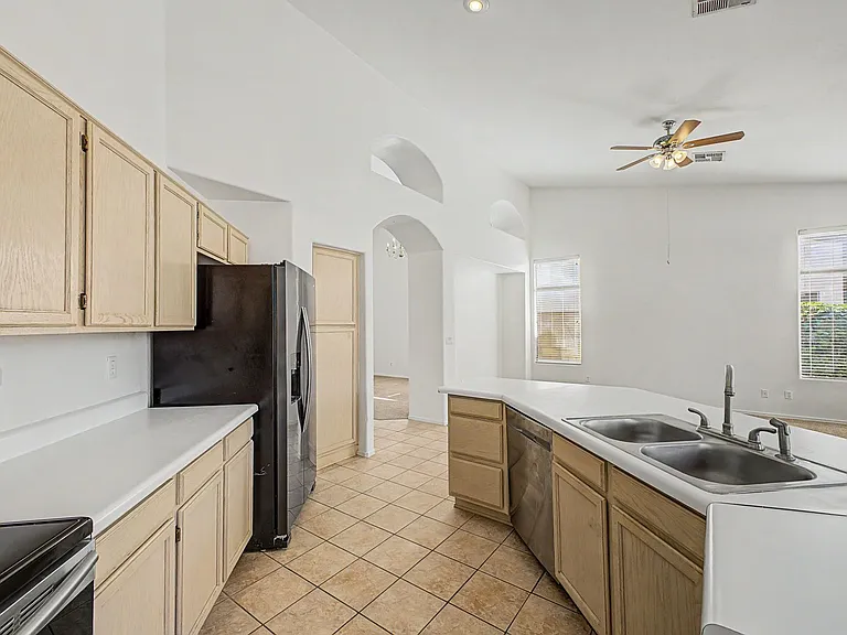 4432 E Meadow Dr — Photo 13