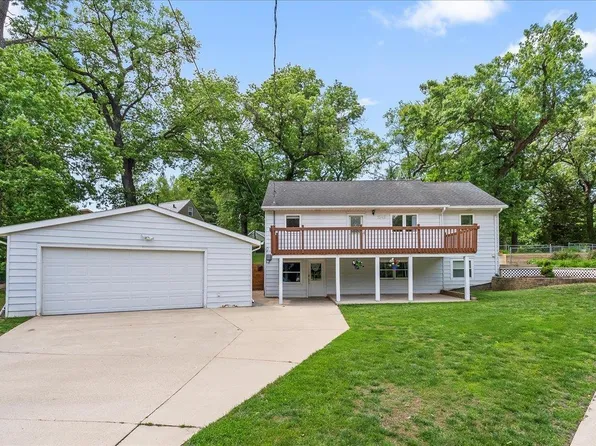 1542 6th St, Evansdale, IA 50707
