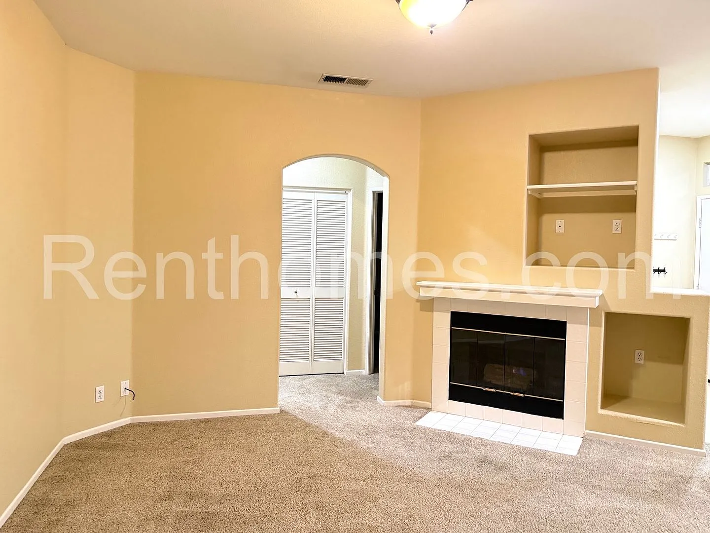 Sabre Springs, 10728 Sabre Hill Dr #242, Upper Corner Unit, All Appliances, AC, Fireplace, 1 Car ... — Photo 4