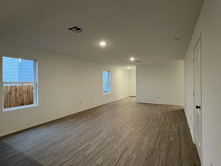 9904 Wye Ml — Photo 7