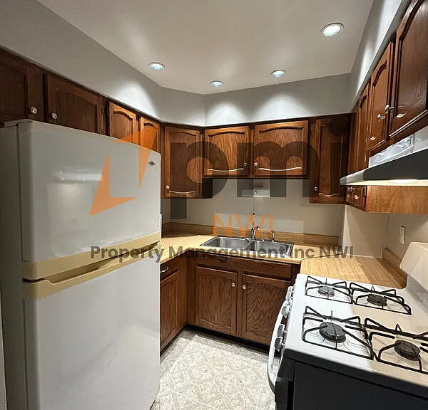 703 Elm St #C — Photo 5