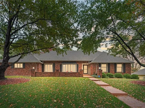 4301 S Briarcliff Ave, Independence, MO 64055