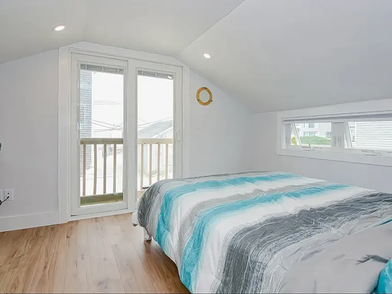 135 Taylor Ave — Photo 13
