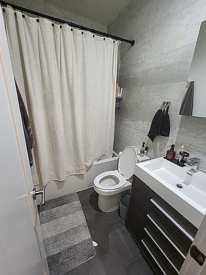 5th image of 561 Evergreen Ave #1B
