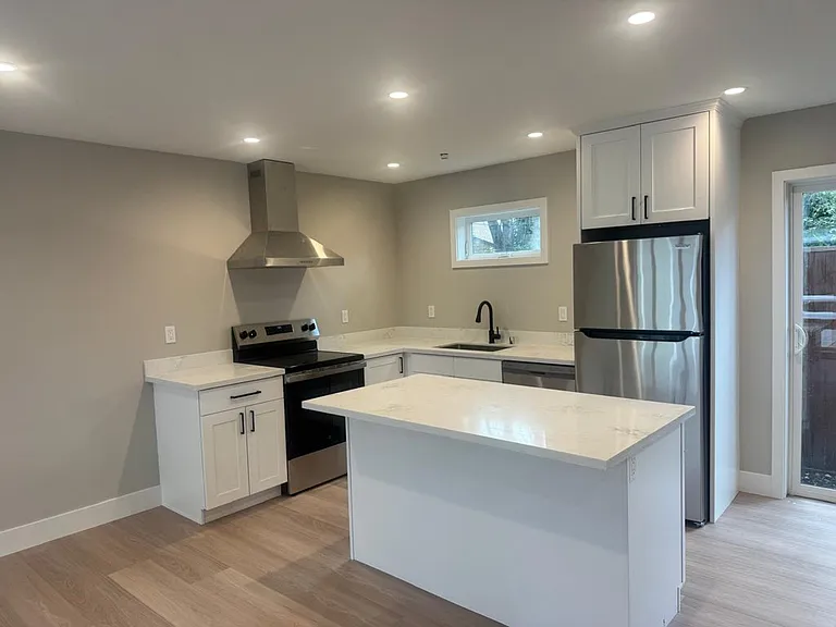 902 E Cotati Ave #902B — Photo 5