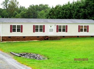 1530 Pratt Rd, Ararat, NC 27007