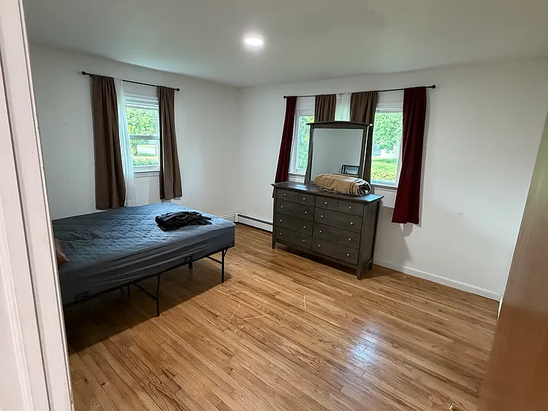 44 Pine Tree Dr — Photo 5